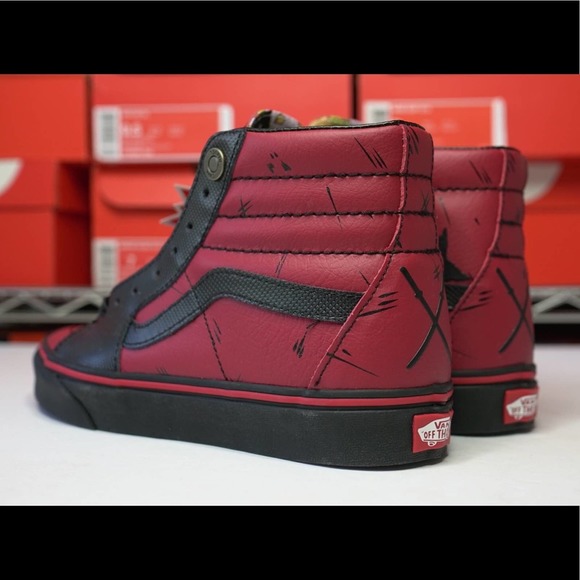 Vans x Marvel Deadpool Red Black Sk8-Hi - Picture 5 of 8